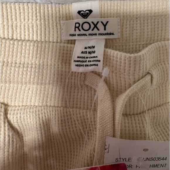 Roxy Cream Sandy Road Floral Print NWT Size Medium Shorts - Picture 3 of 5